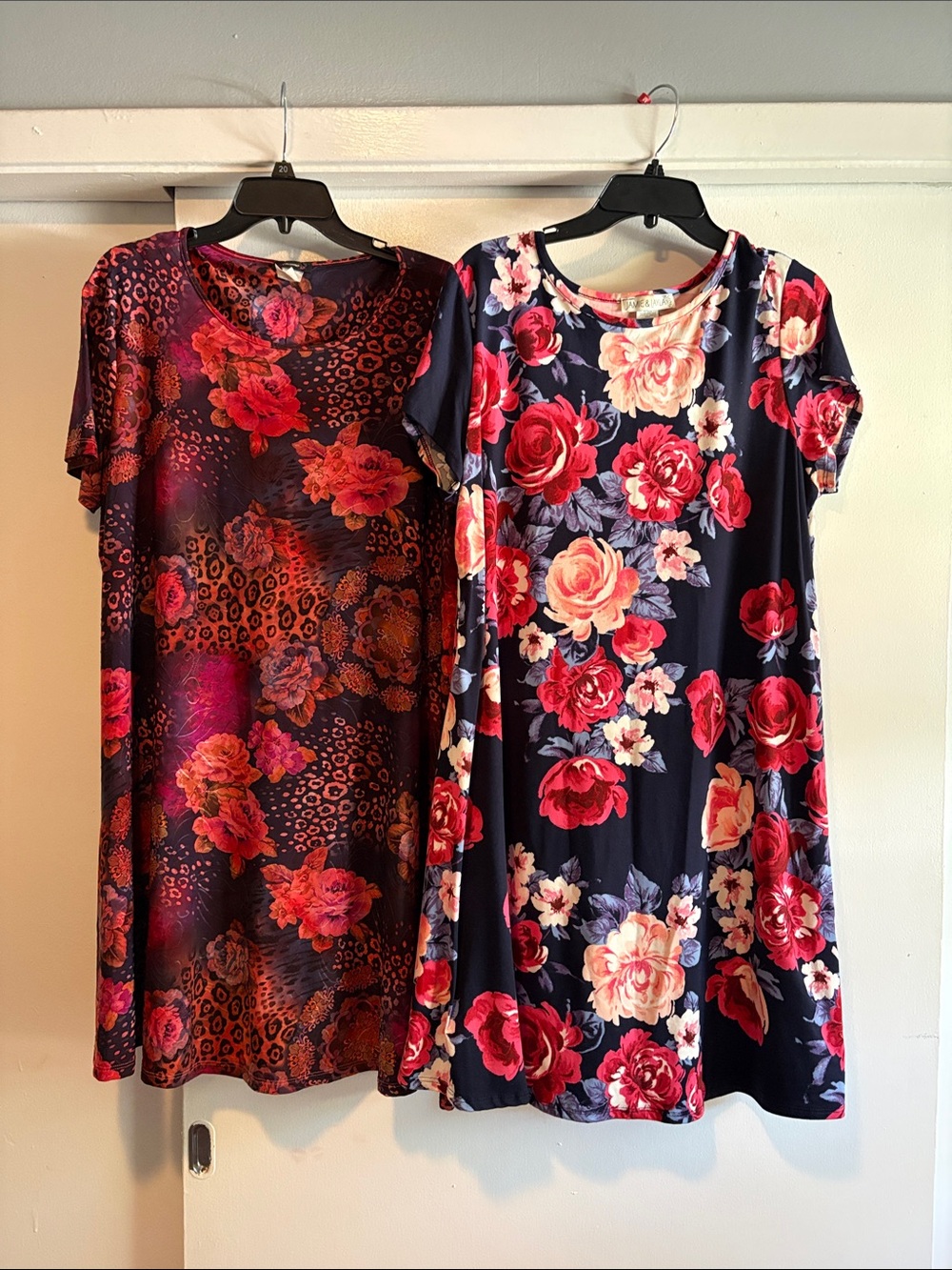 Women’s Floral Navy and Red Short Sleeve dresses